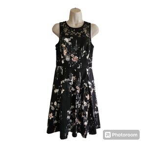 NEW White House Black Market Black Floral  Fit-And-Flare Dress Size 4